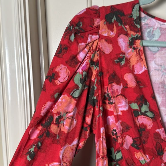 NWOT H&M Large Red Floral Long Sleeve Dress Deep V-neck MIDI - Picture 2 of 8